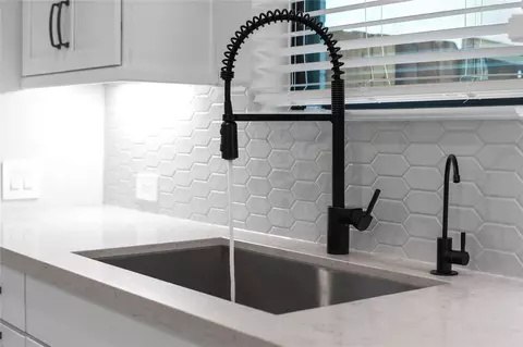 Kitchen - 2039 Forest Stream Way, Conroe, TX 77304 photo 6 of 8