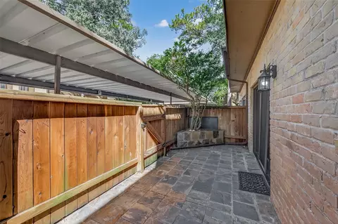 11711 Memorial Dr #13, Houston, TX 77024