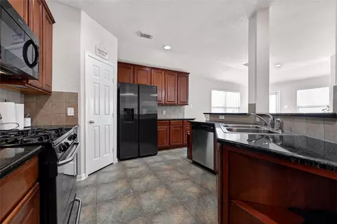 Kitchen - 3114 Rendezvous Ct, Spring, TX 77373 photo 3 of 3