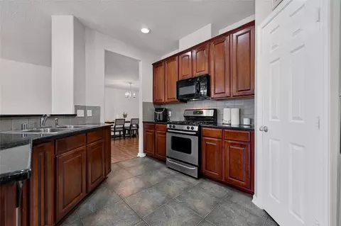 Kitchen - 3114 Rendezvous Ct, Spring, TX 77373 photo 2 of 3