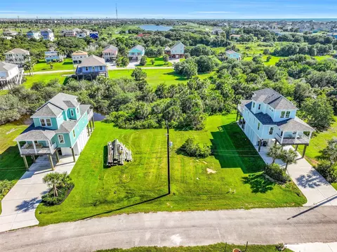 3821 El Lago, Galveston, TX 77554