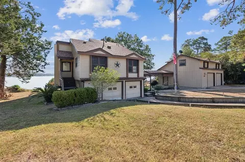 554 Harbor Dr, Onalaska, TX 77360 photo 1