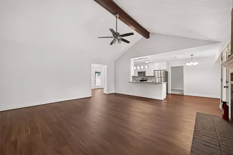509 Southern Oaks Dr, Lake Jackson, TX 77566