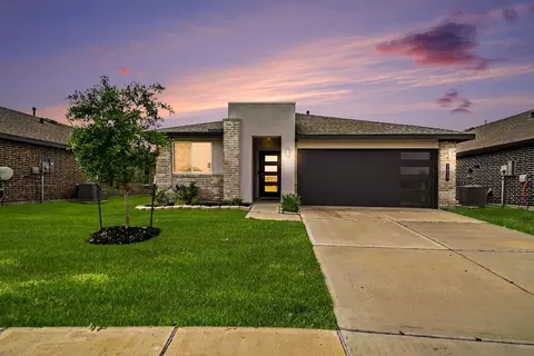 7310 Lakeway Bluff Ln, Richmond, TX 77407