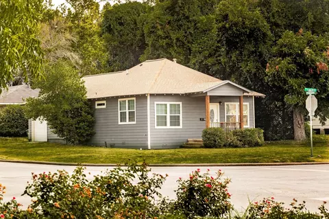 1306 S Austin St, Brenham, TX 77833