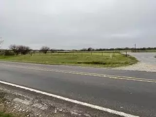 11913 Fm 1696 Rd, Bedias, TX 77831