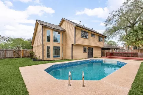 9806 Paddock Park Dr, Houston, TX 77065