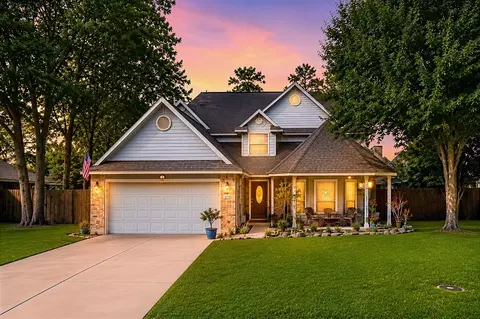 8715 Pines Place Dr, Humble, TX 77346