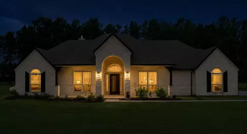 16438 Stonewall St, Conroe, TX 77303