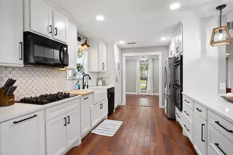 10103 Sagemill Dr, Houston, TX 77089
