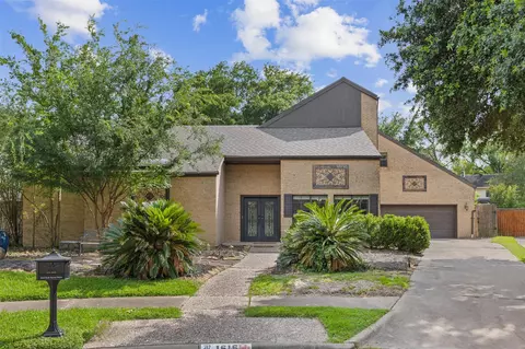 1616 Park Haven Dr, Houston, TX 77077