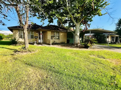 12426 Ledger Ln, Houston, TX 77015