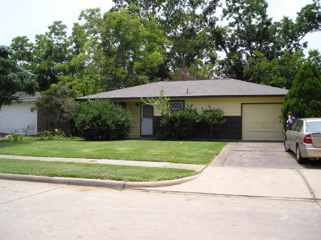2608 Thomas Ave, Pasadena, TX 77506 photo 1