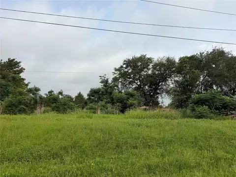 2702 14th, Hempstead, TX 77445 photo 2