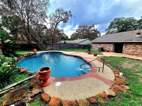 178 Greenleaf Ln, Conroe, TX 77304 photo 1