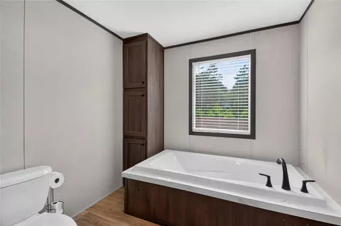 Bath - 12576 Stablegate Dr, Conroe, TX 77306 photo 3 of 3