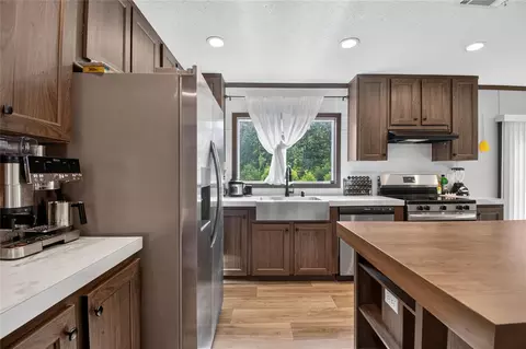 Kitchen - 12576 Stablegate Dr, Conroe, TX 77306 photo 3 of 3