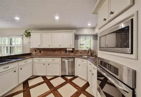 Kitchen - 17007 Windrow Dr, Spring, TX 77379 photo 4 of 5
