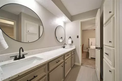 Bath - 17007 Windrow Dr, Spring, TX 77379 photo 6 of 7