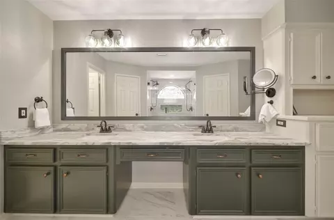 Bath - 17007 Windrow Dr, Spring, TX 77379 photo 4 of 7