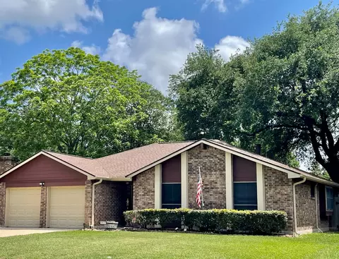 2919 Laurelridge Dr, League City, TX 77573