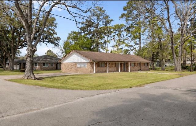 404 S 14th St, West Columbia, TX 77486