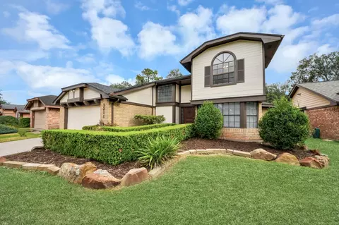 3211 The Highlands Dr, Sugar Land, TX 77478