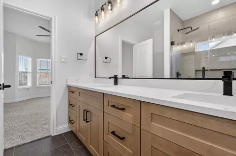 Bath - 11498 Durant Dr, Conroe, TX 77306 photo 3 of 7