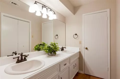 Bath - 18102 Deep Brook Dr, Spring, TX 77379 photo 1 of 5