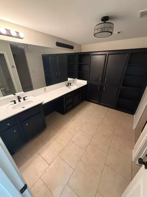 Bath - 14275 Five Guinea Ln, Conroe, TX 77302 photo 1 of 4