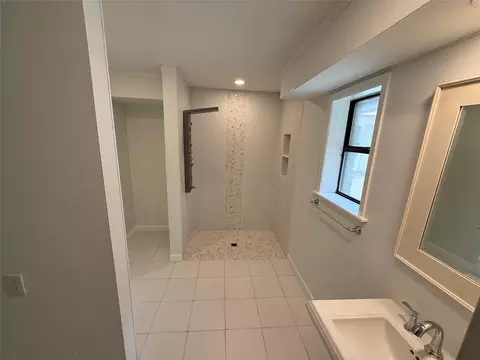 Bath - 14275 Five Guinea Ln, Conroe, TX 77302 photo 3 of 4