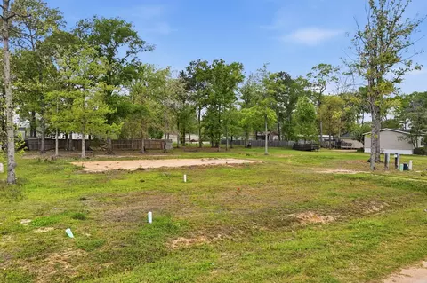 637 Wexford Dr, Conroe, TX 77303 photo 4