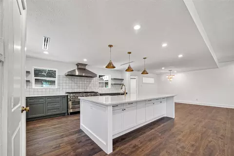 1338 Seaspray Ct, Houston, TX 77008