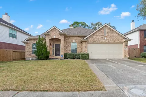4902 Quiet Canyon Dr, Friendswood, TX 77546