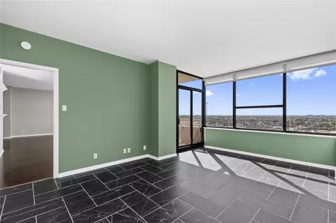 15 Greenway Plz #11A, Houston, TX 77046