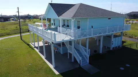 926 Surfside Dr, Crystal Beach, TX 77650
