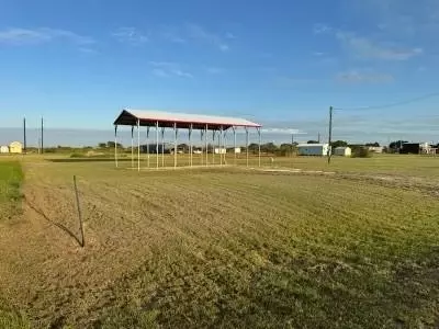 119 Swordfish Ln, Palacios, TX 77465