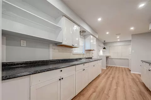 Kitchen - 23131 Earlmist Dr, Spring, TX 77373 photo 6 of 7