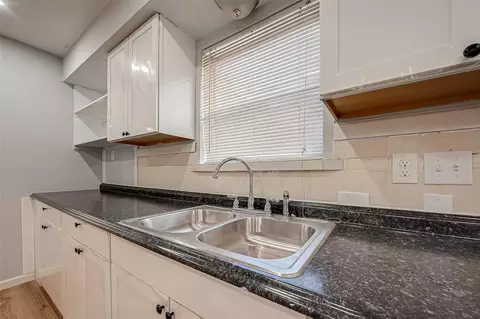 Kitchen - 23131 Earlmist Dr, Spring, TX 77373 photo 5 of 7