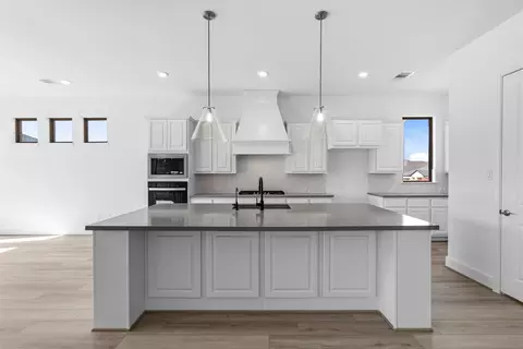 Kitchen - 10271 Bluegill Crest Dr, Willis, TX 77318 photo 2 of 5