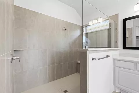 Bath - 10271 Bluegill Crest Dr, Willis, TX 77318 photo 2 of 2