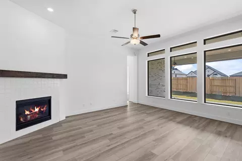 Living - 10271 Bluegill Crest Dr, Willis, TX 77318 photo 2 of 4