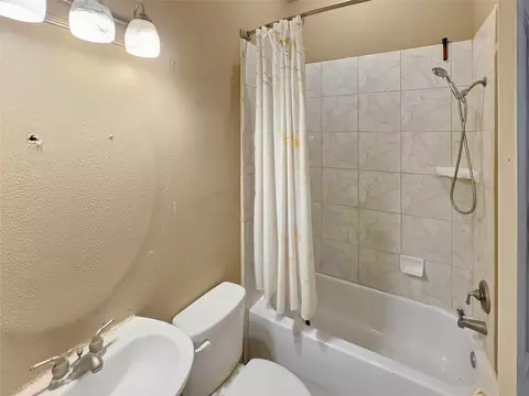 Bath - 7402 Regency Pl, Spring, TX 77379 photo 2 of 9