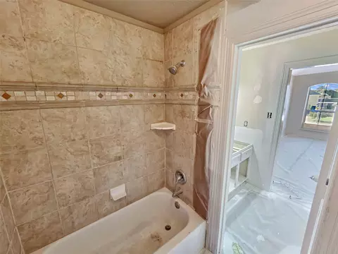 Bath - 7402 Regency Pl, Spring, TX 77379 photo 4 of 9