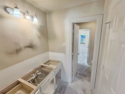 Bath - 7402 Regency Pl, Spring, TX 77379 photo 3 of 9