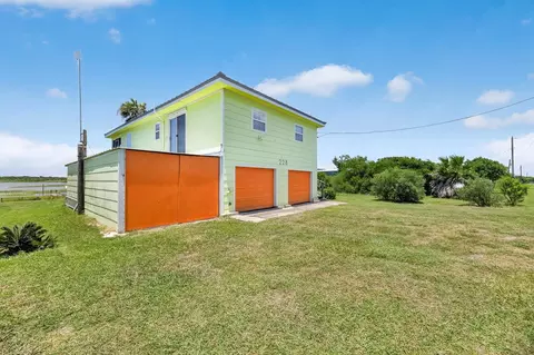 228 Speckled Trout Loop, Palacios, TX 77465