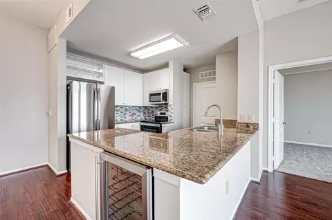 3505 Sage Rd #2106, Houston, TX 77056