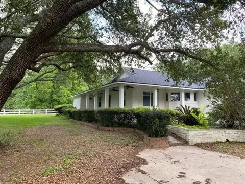 9550 Lake Conroe Dr, Conroe, TX 77304