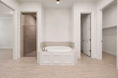 Bath - 1902 1904 Boulder Ridge Dr, Conroe, TX 77304 photo 3 of 5