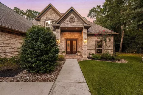 Exterior - 1902 1904 Boulder Ridge Dr, Conroe, TX 77304 photo 3 of 7